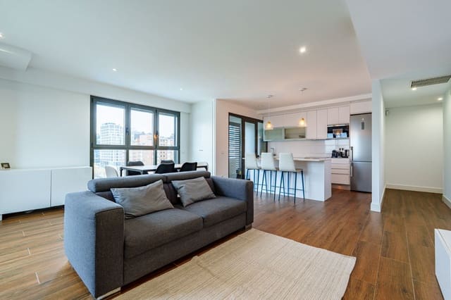 2 makuuhuone Huoneisto myytävänä paikassa Madrid kaupunki mukana uima-altaan - 770 000 € (Ref: 9594633)