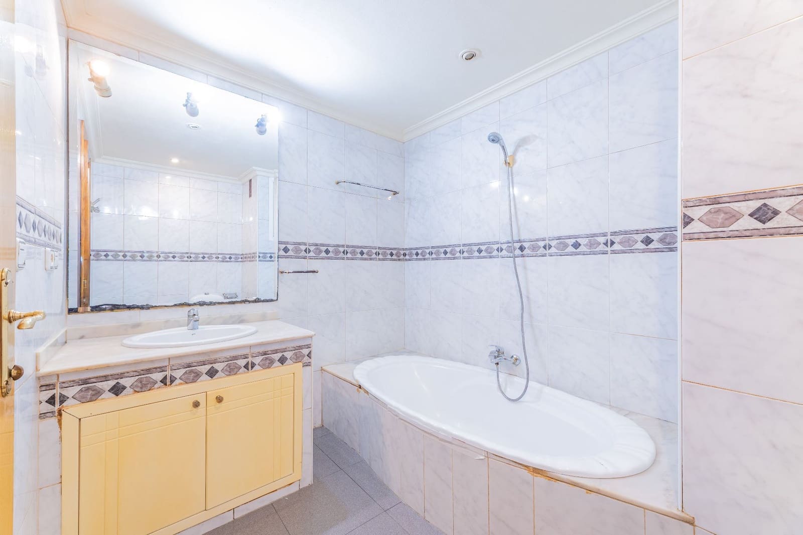 Apartamento de 2 habitaciones en València ciudad en venta - 268.000 € (Ref: 9594634)