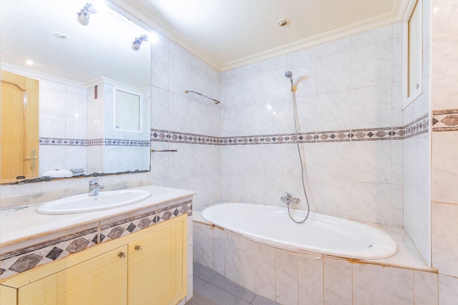 Apartamento de 2 habitaciones en València ciudad en venta - 268.000 € (Ref: 9594634)