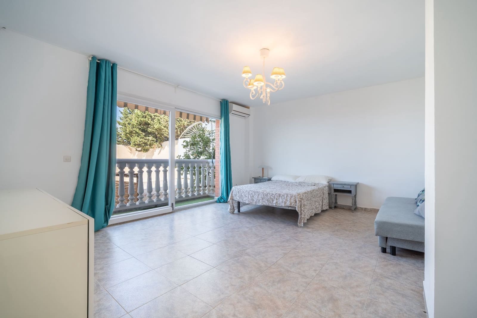 4 Zimmer Villa zu verkaufen in Rincon de la Victoria mit Pool Garage - 880.000 € (Ref: 9594635)