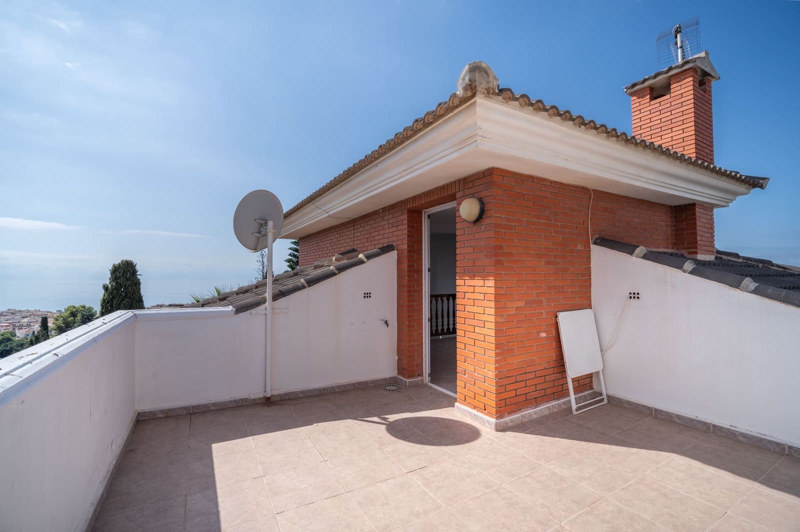 4 Zimmer Villa zu verkaufen in Rincon de la Victoria mit Pool Garage - 880.000 € (Ref: 9594635)