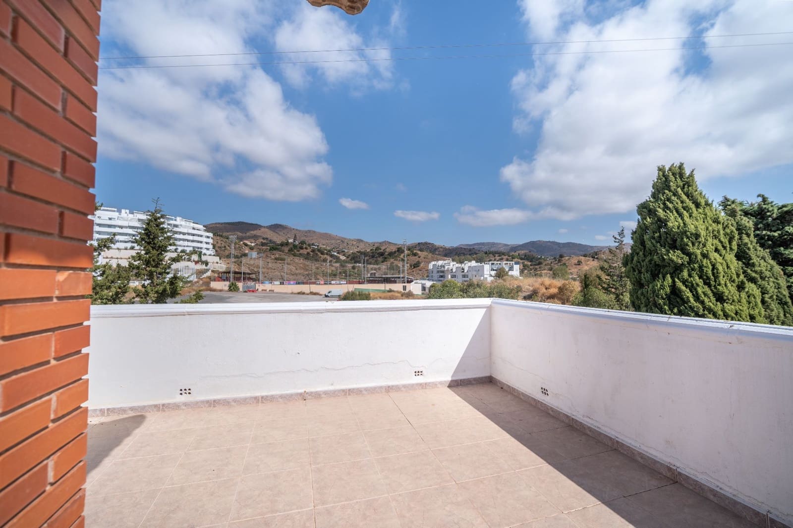 4 Zimmer Villa zu verkaufen in Rincon de la Victoria mit Pool Garage - 880.000 € (Ref: 9594635)