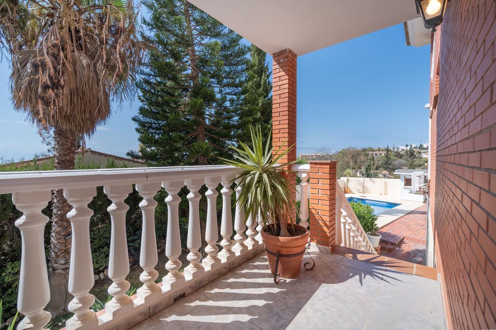 4 Zimmer Villa zu verkaufen in Rincon de la Victoria mit Pool Garage - 880.000 € (Ref: 9594635)