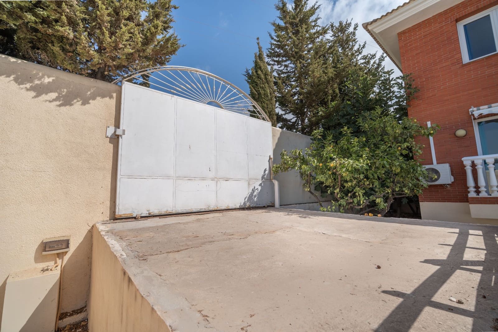 4 Zimmer Villa zu verkaufen in Rincon de la Victoria mit Pool Garage - 880.000 € (Ref: 9594635)