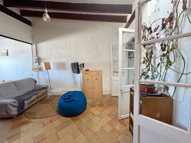 2 bedroom Apartment for sale in Ibiza / Eivissa town - € 330,000 (Ref: 9594636)