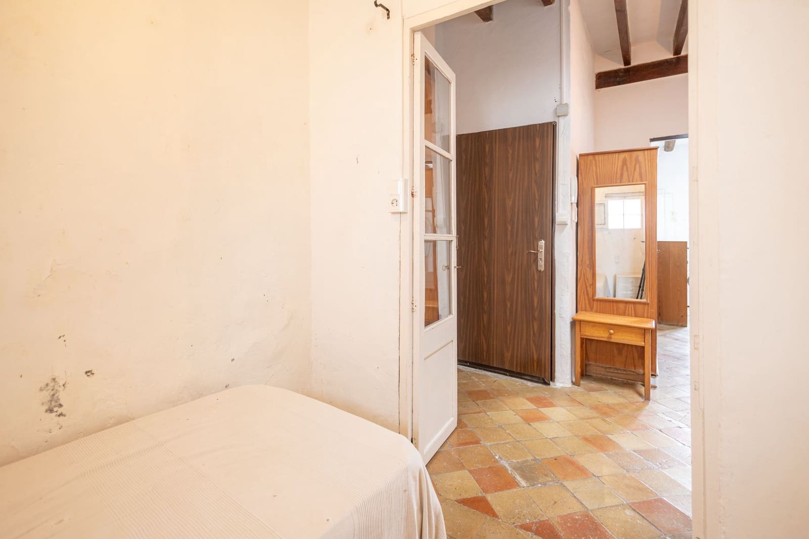 2 bedroom Apartment for sale in Ibiza / Eivissa town - € 330,000 (Ref: 9594636)