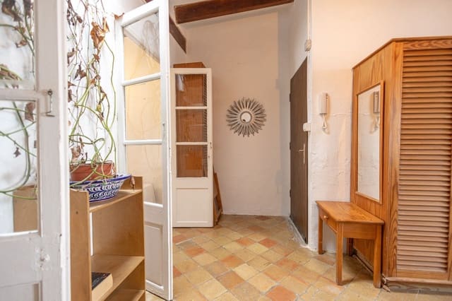 2 bedroom Apartment for sale in Ibiza / Eivissa town - € 330,000 (Ref: 9594636)