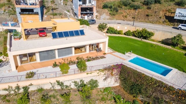 3 slaapkamer Villa te koop in Torrox - € 995.000 (Ref: 9598674)