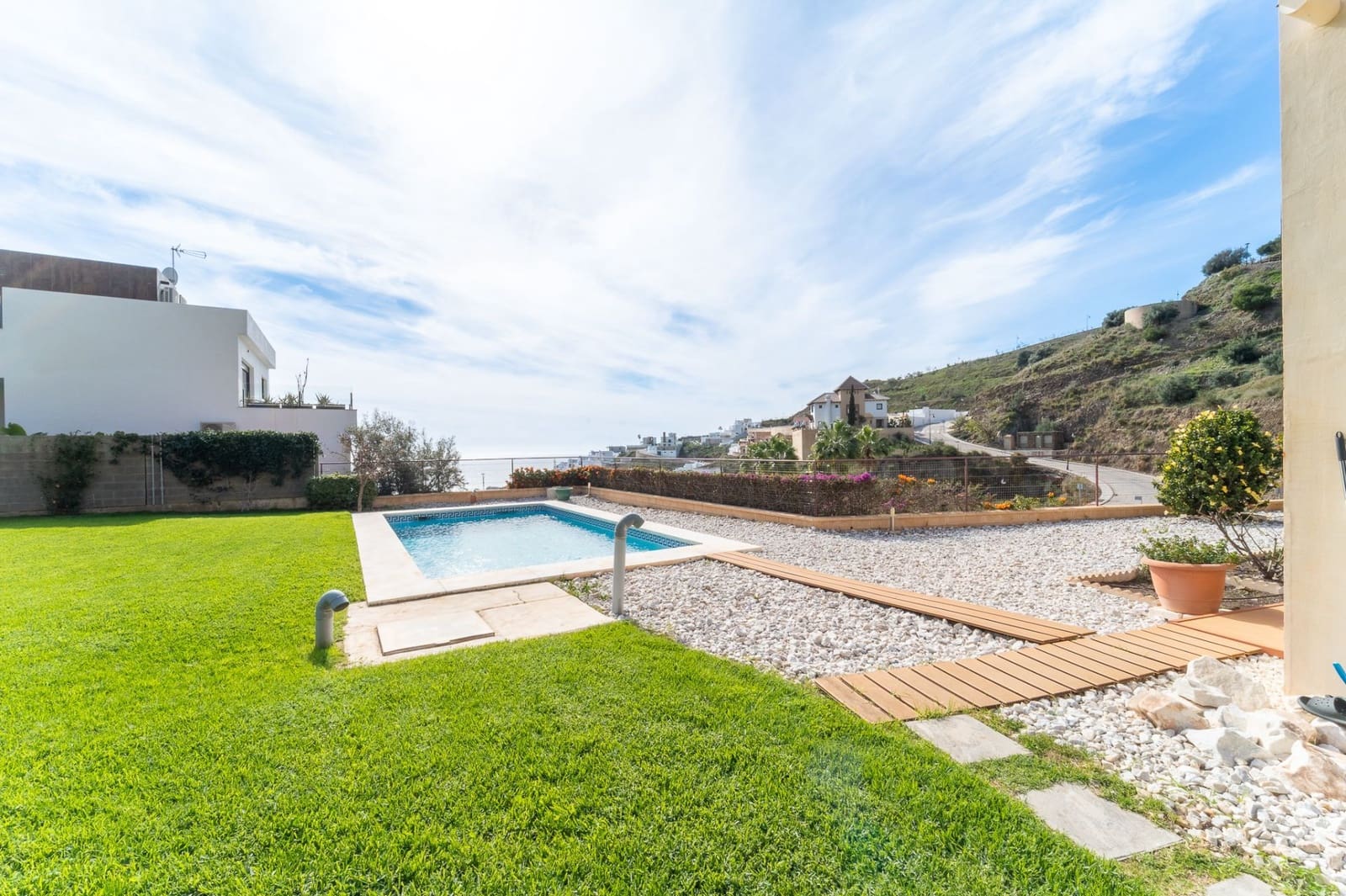 3 bedroom Villa for sale in Torrox with pool - € 995,000 (Ref: 9598674)