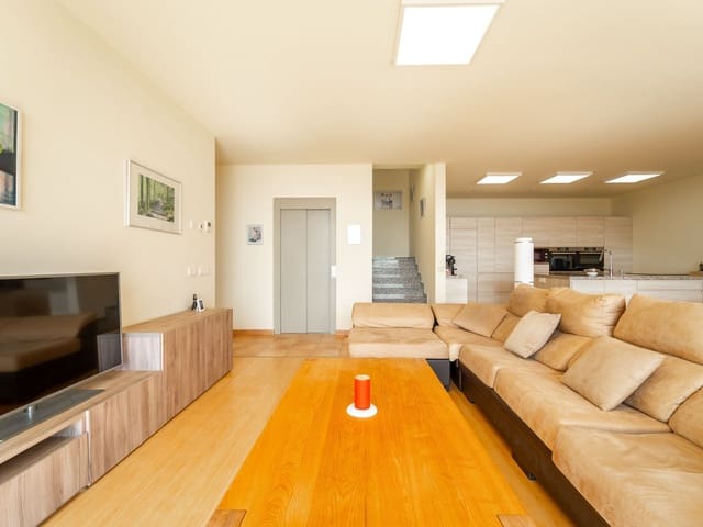 3 slaapkamer Villa te koop in Torrox - € 995.000 (Ref: 9598674)