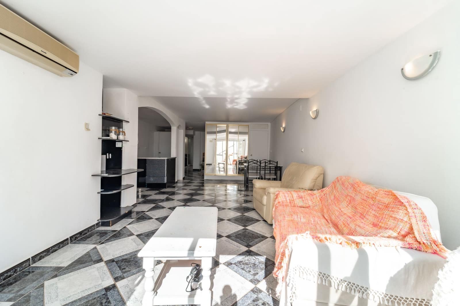 Apartamento de 4 habitaciones en Mijas en venta - 380.000 € (Ref: 9598675)