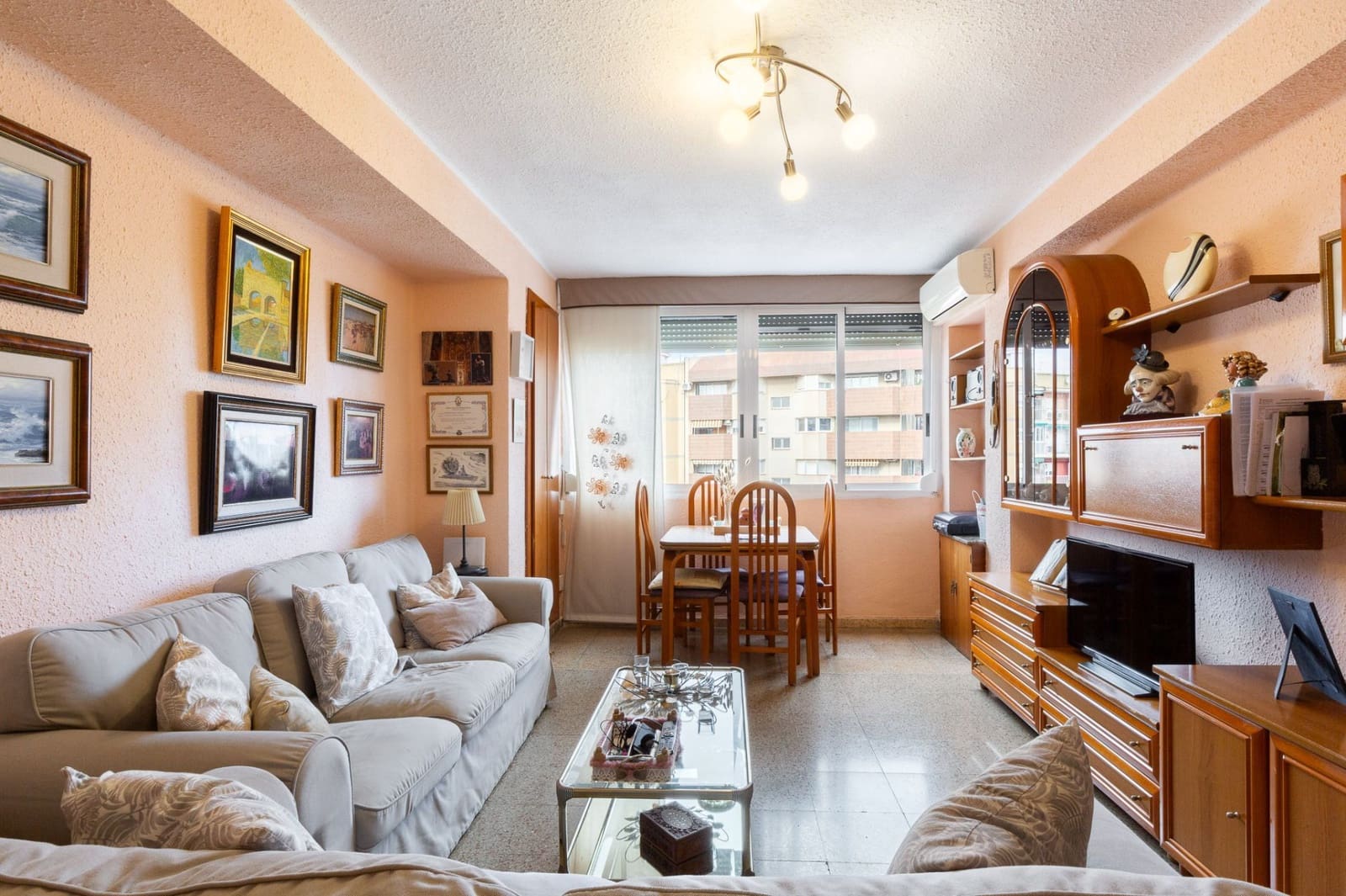 3 slaapkamer Appartement te koop in Valencia stad - € 270.000 (Ref: 9598676)