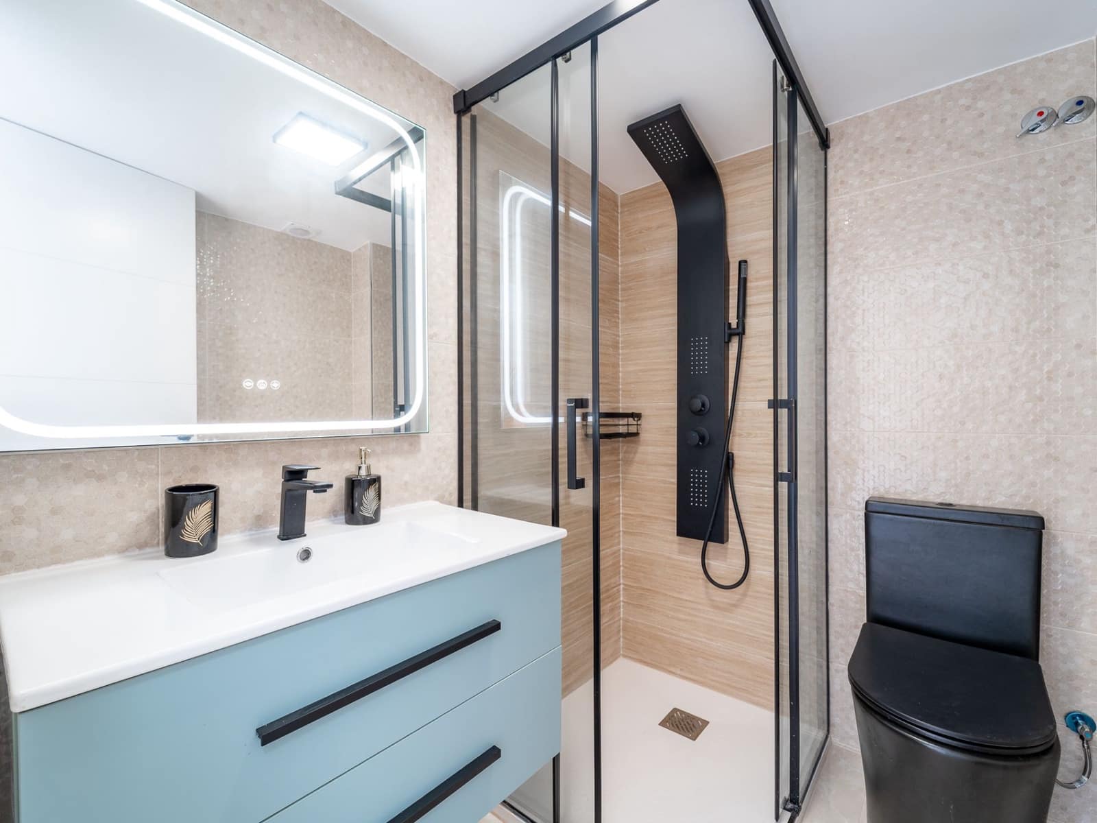 2 bedroom Apartment for sale in Mijas with pool - € 375,000 (Ref: 9598677)