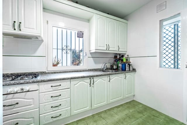 6 soveværelse Lejlighed til salg i El Palo, Málaga by med swimmingpool garage - € 835.000 (Ref: 9604576)