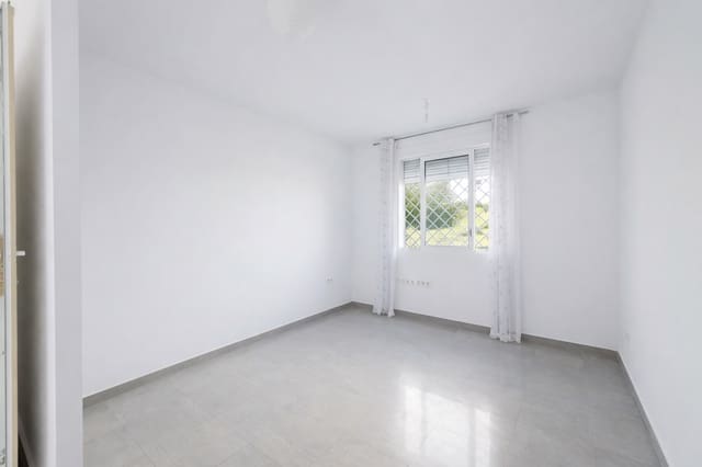 3 bedroom Villa for sale in Benalmádena with garage - € 495,000 (Ref: 9604577)