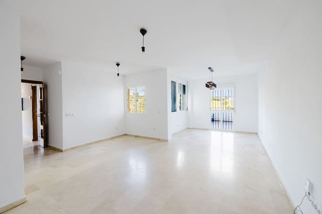 3 bedroom Villa for sale in Benalmádena with garage - € 495,000 (Ref: 9604577)