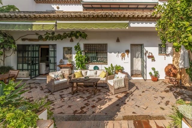 5 sypialnia Willa na sprzedaż w Miasto Sewilla z basenem garażem - 600 000 € (Ref: 9607201)