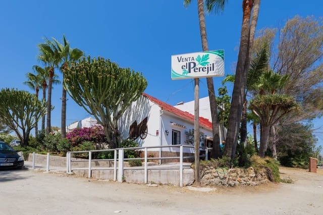 Kaupallinen myytävänä paikassa Selwo, Estepona - 1 750 000 € (Ref: 9610811)