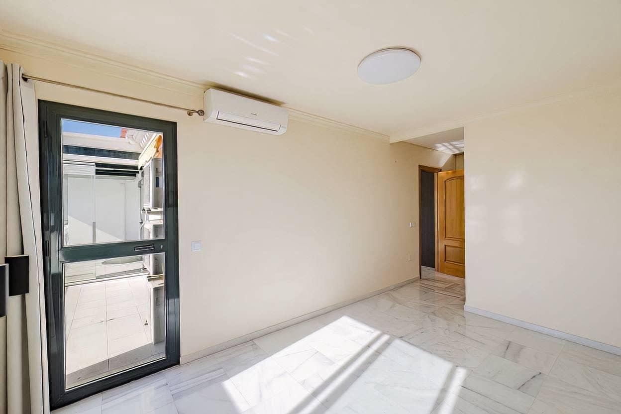 3 bedroom Penthouse for sale in Benalmadena with pool garage - € 735,000 (Ref: 9614713)