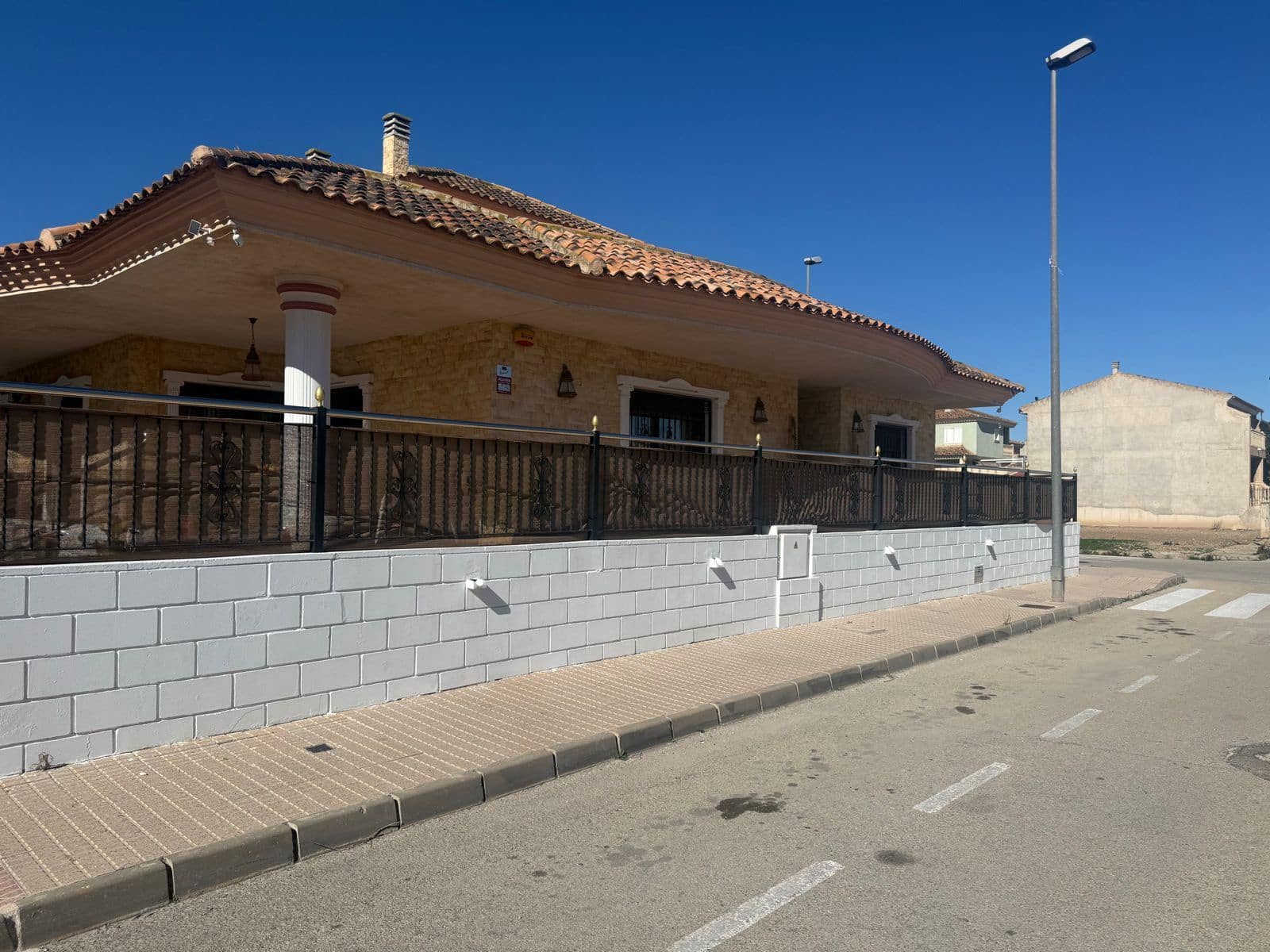 6 bedroom Villa for sale in Alguazas with pool garage - € 365,000 (Ref: 9614715)