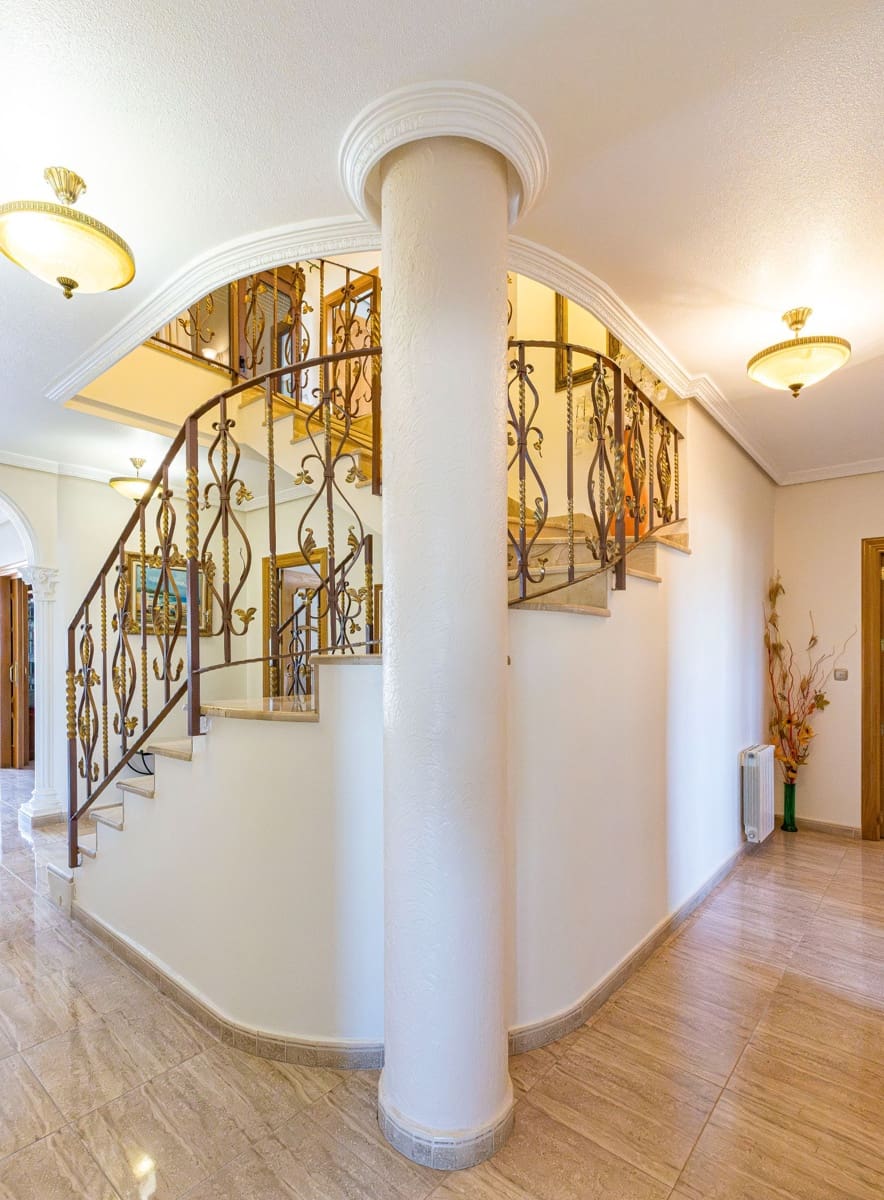 6 bedroom Villa for sale in Alguazas with pool garage - € 365,000 (Ref: 9614715)