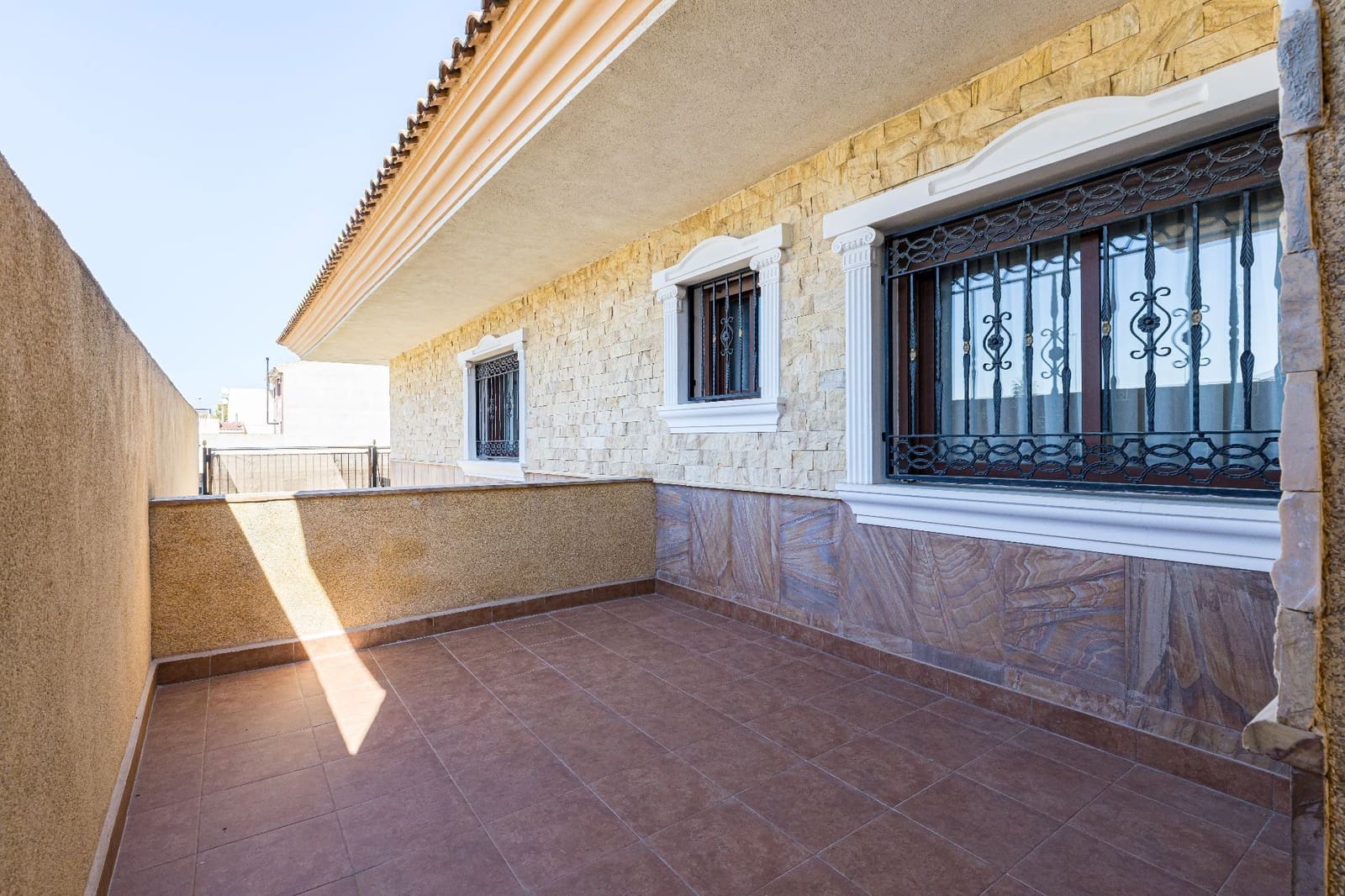 6 bedroom Villa for sale in Alguazas with pool garage - € 365,000 (Ref: 9614715)