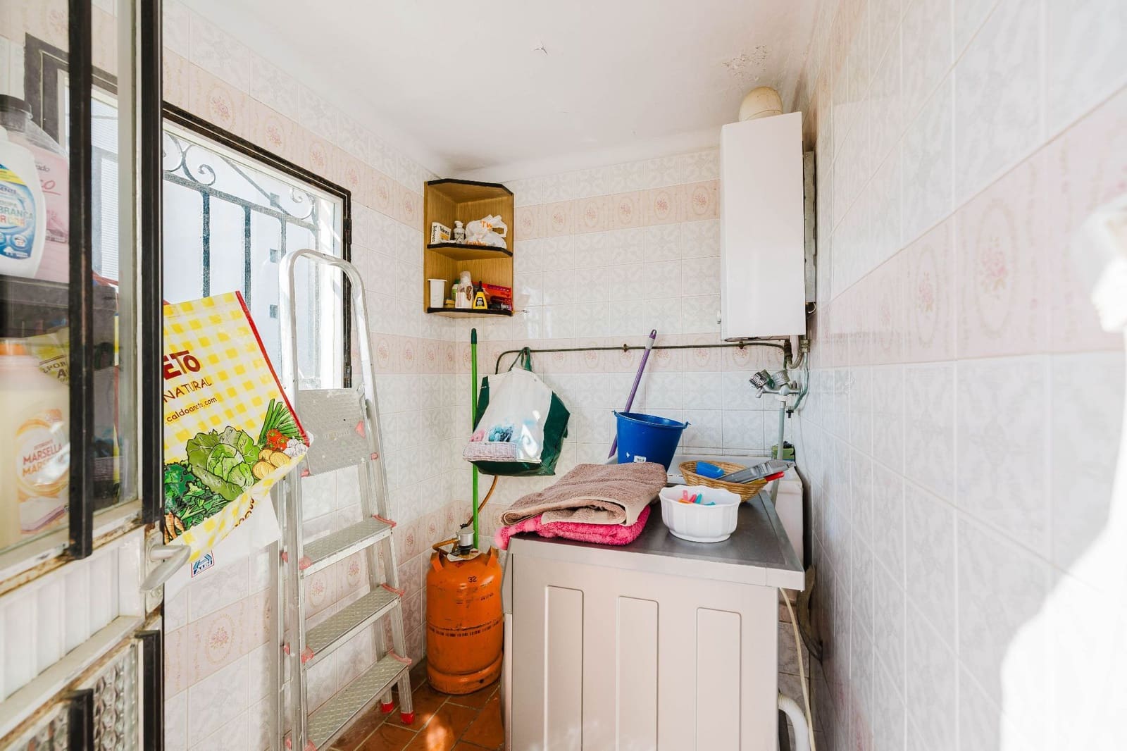 3 bedroom Villa for sale in Torrox with garage - € 720,000 (Ref: 9614717)