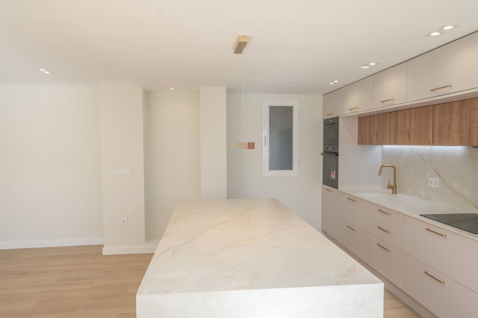 Apartamento de 3 habitaciones en Alicante / Alacant ciudad en venta - 460.000 € (Ref: 9618931)