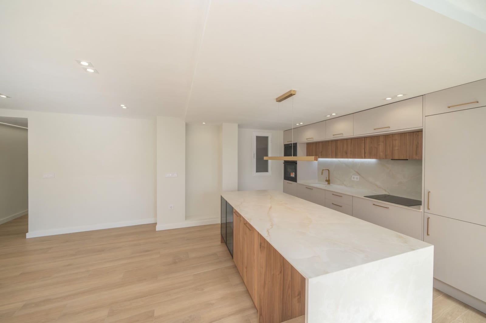 Apartamento de 3 habitaciones en Alicante / Alacant ciudad en venta - 460.000 € (Ref: 9618931)