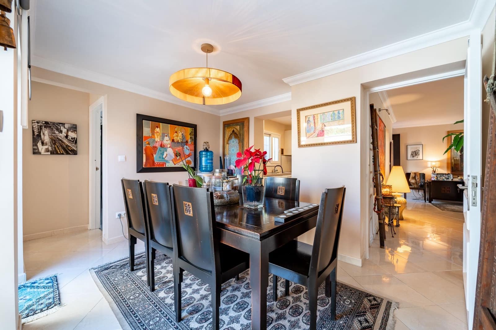 5 makuuhuone Huvila myytävänä paikassa Marbella mukana uima-altaan 
autotalli - 1 750 000 € (Ref: 9625317)