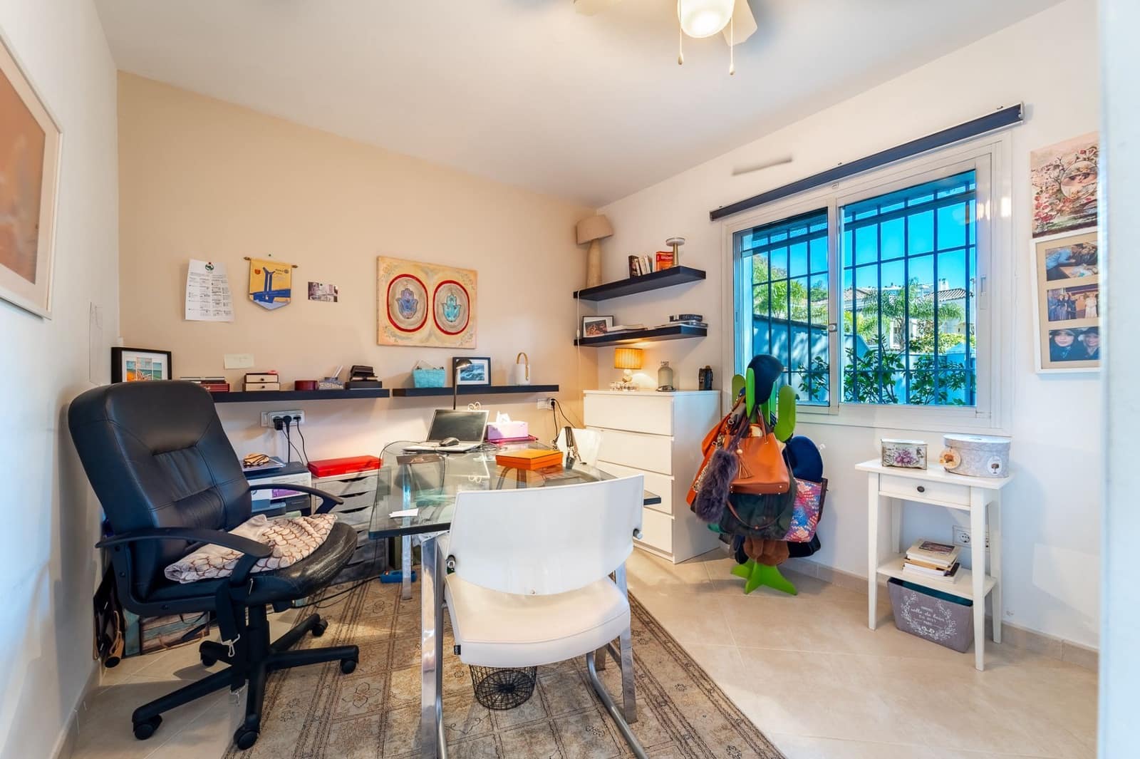 5 makuuhuone Huvila myytävänä paikassa Marbella mukana uima-altaan 
autotalli - 1 750 000 € (Ref: 9625317)