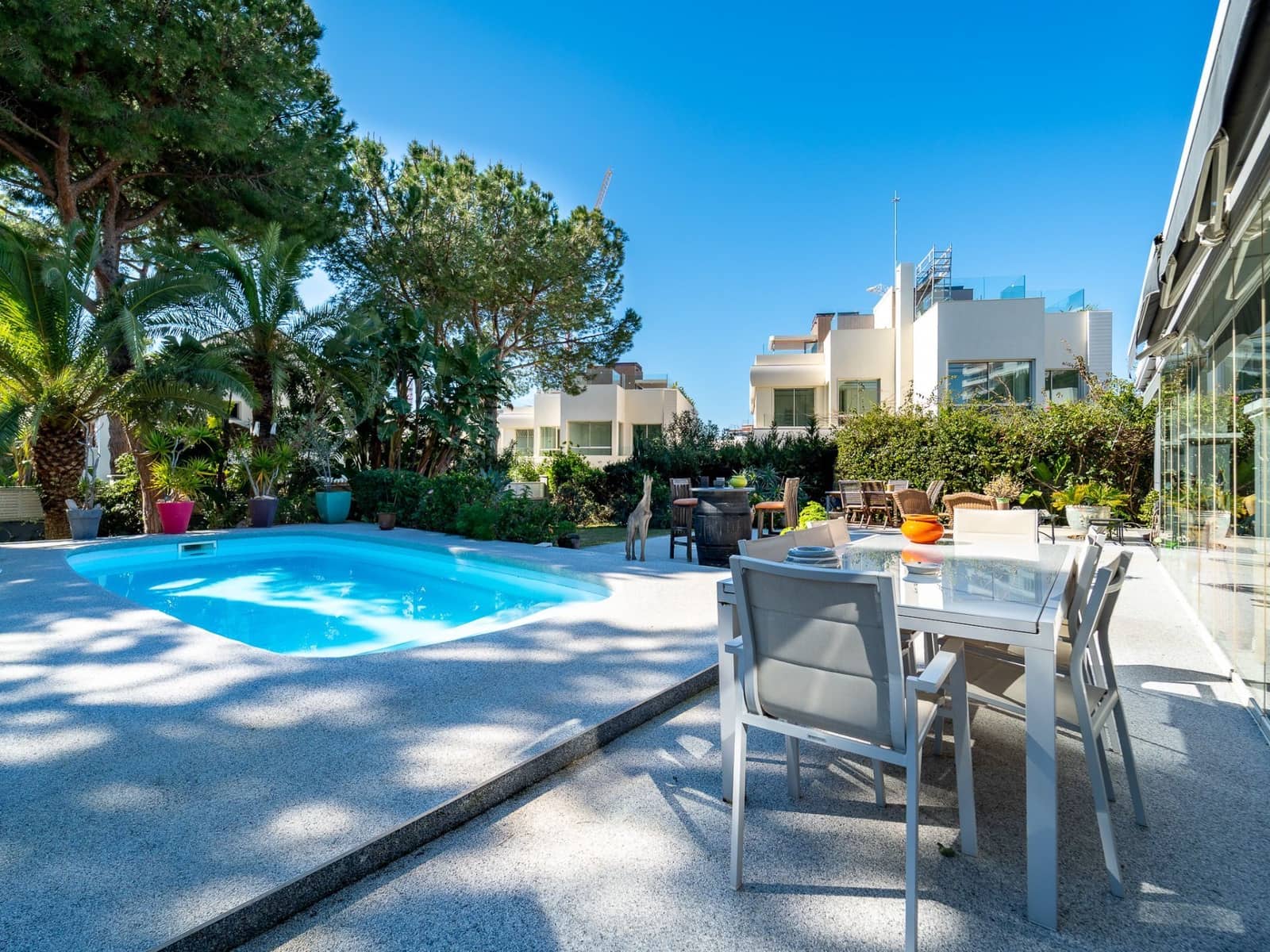 5 makuuhuone Huvila myytävänä paikassa Marbella mukana uima-altaan 
autotalli - 1 750 000 € (Ref: 9625317)