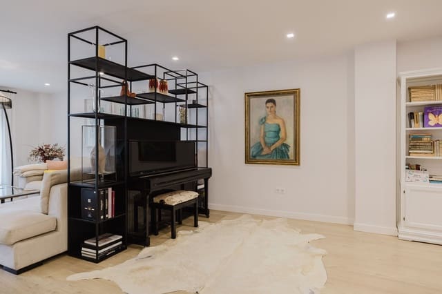 Apartamento de 5 habitaciones en Centro Historico, Málaga ciudad en venta - 910.000 € (Ref: 9625318)