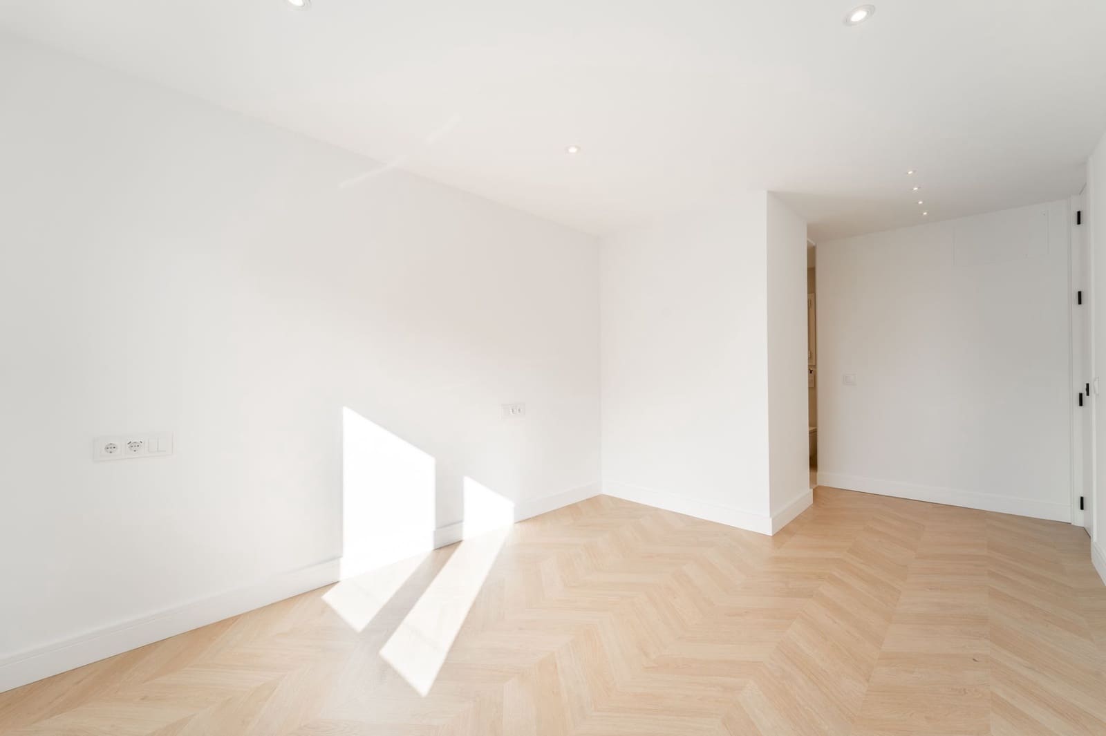 3 bedroom Apartment for sale in Malaga city - € 890,000 (Ref: 9625324)