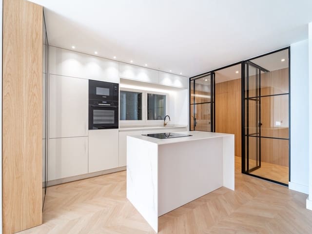 3 bedroom Apartment for sale in La Malagueta, Málaga city - € 890,000 (Ref: 9625324)