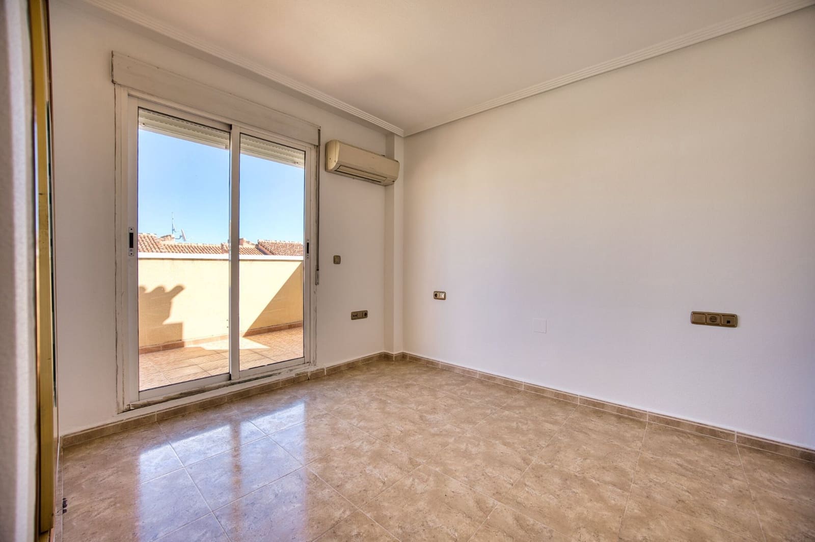 Bungalow de 3 habitaciones en San Fulgencio en venta con piscina garaje - 192.000 € (Ref: 9625325)