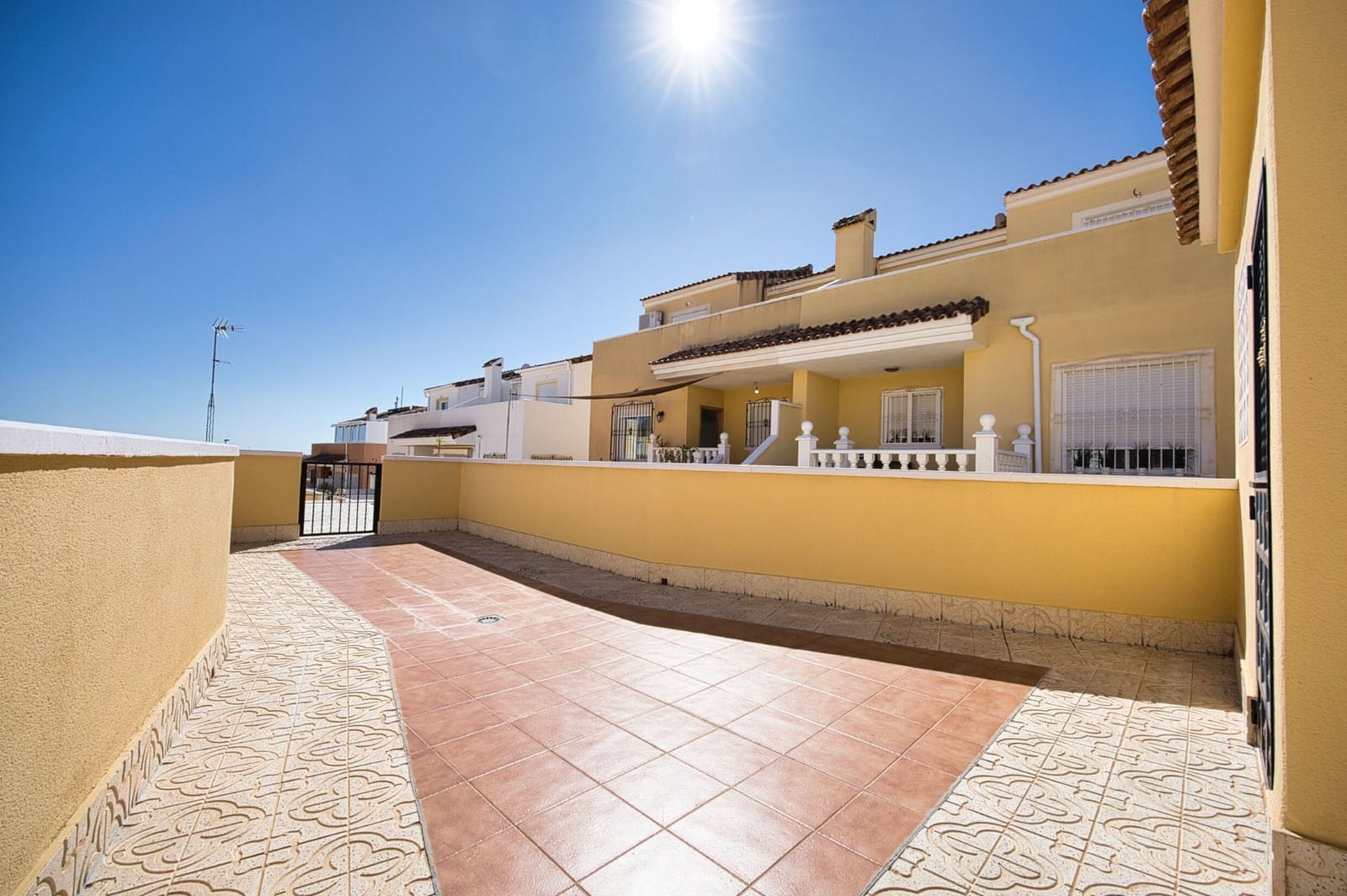 Bungalow de 3 habitaciones en San Fulgencio en venta con piscina garaje - 192.000 € (Ref: 9625325)