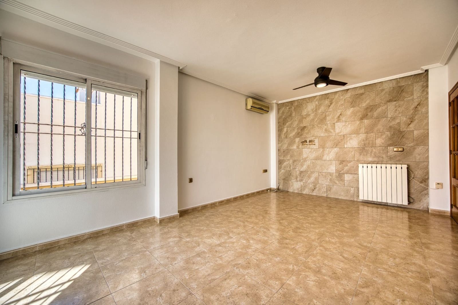 Bungalow de 3 habitaciones en San Fulgencio en venta con piscina garaje - 192.000 € (Ref: 9625325)