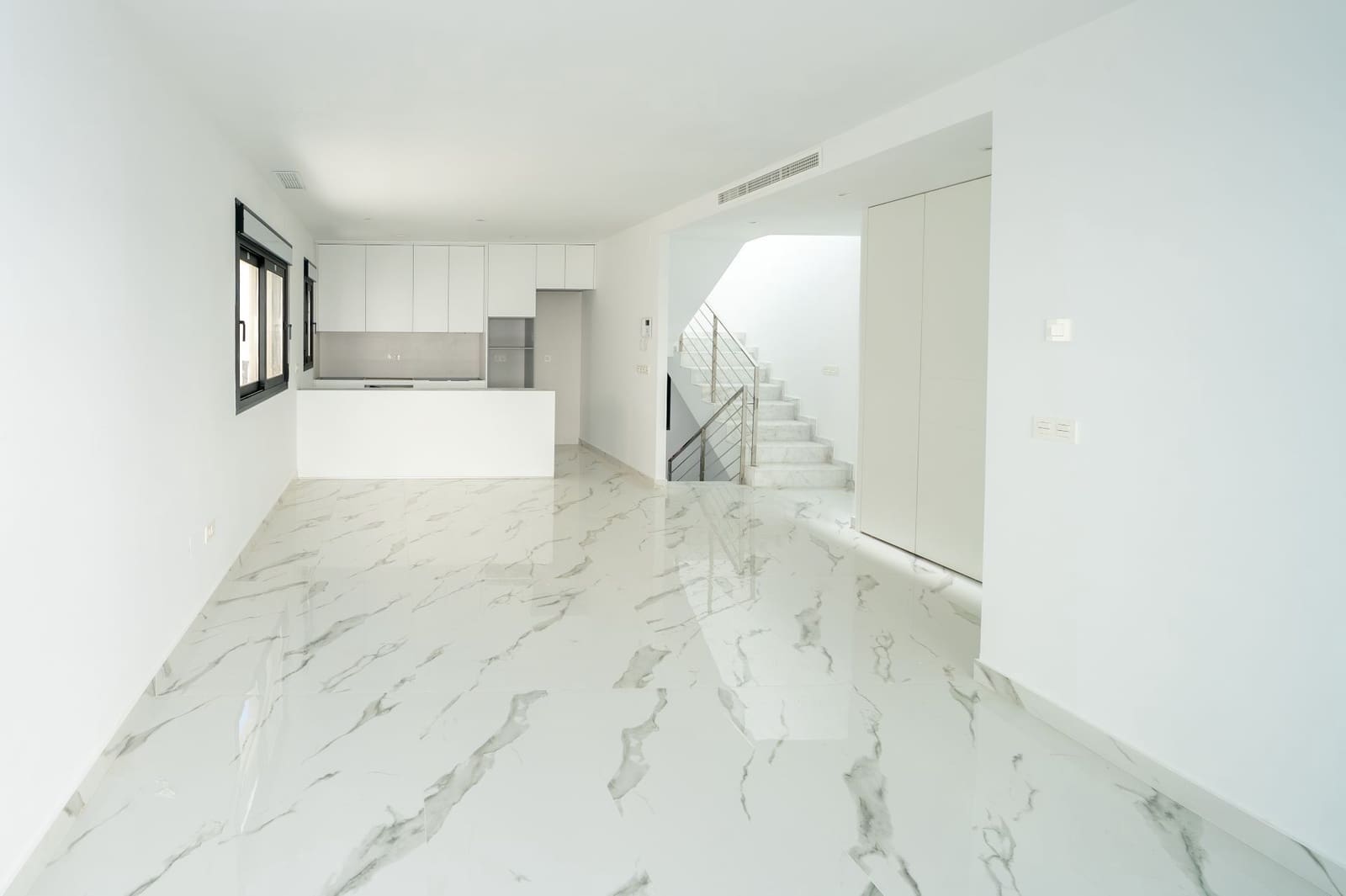 4 Zimmer Villa zu verkaufen in La Nucia mit Pool Garage - 616.000 € (Ref: 9625326)