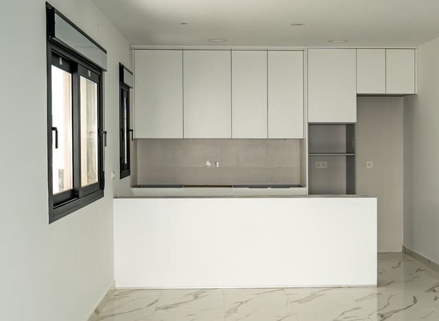 4 Zimmer Villa zu verkaufen in La Nucia mit Pool Garage - 616.000 € (Ref: 9625326)