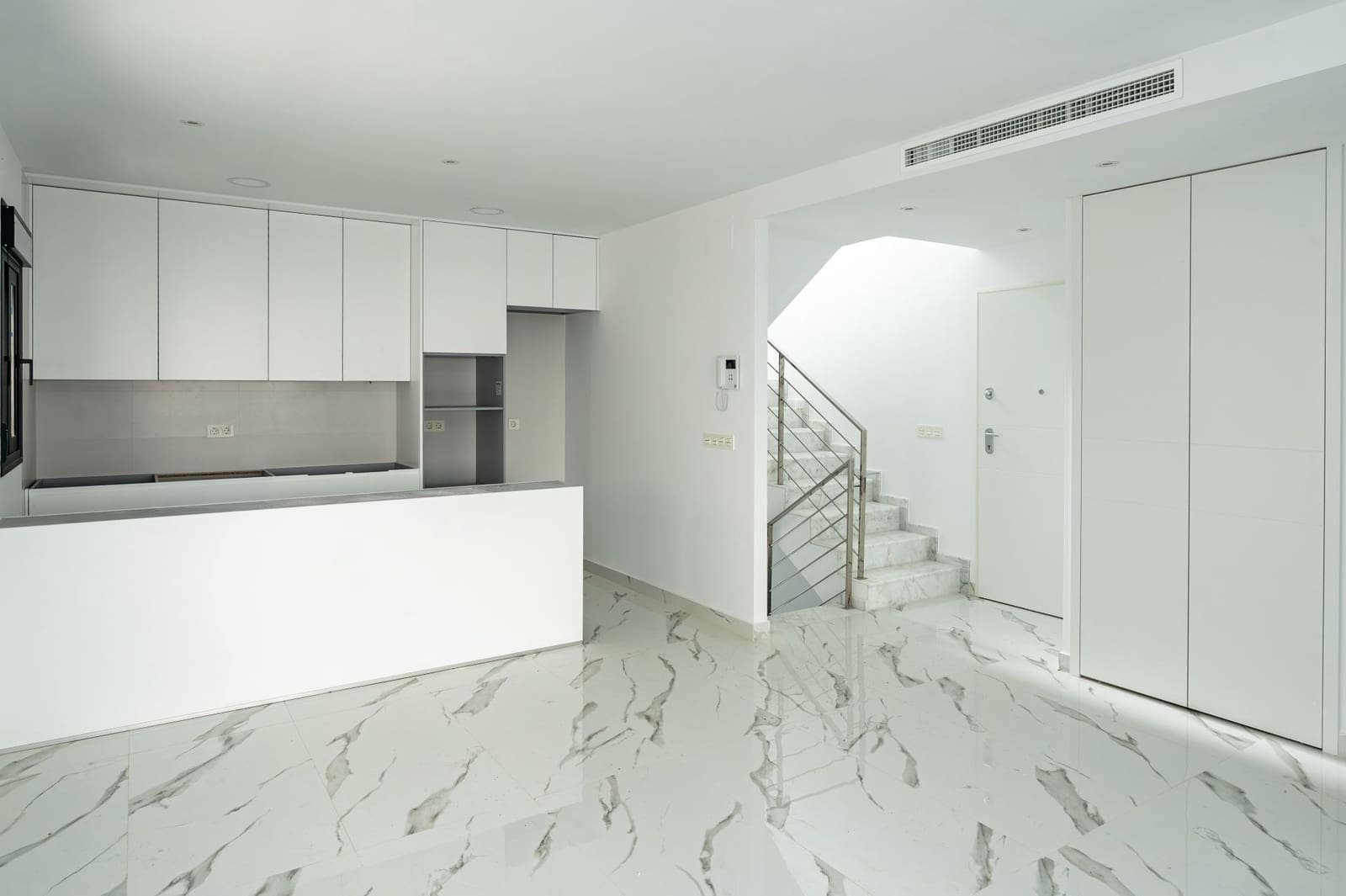 4 Zimmer Villa zu verkaufen in La Nucia mit Pool Garage - 616.000 € (Ref: 9625326)