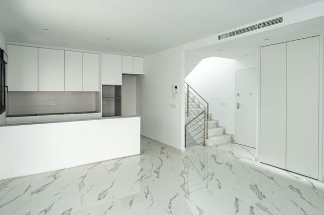 4 Zimmer Villa zu verkaufen in La Nucia mit Pool Garage - 616.000 € (Ref: 9625326)