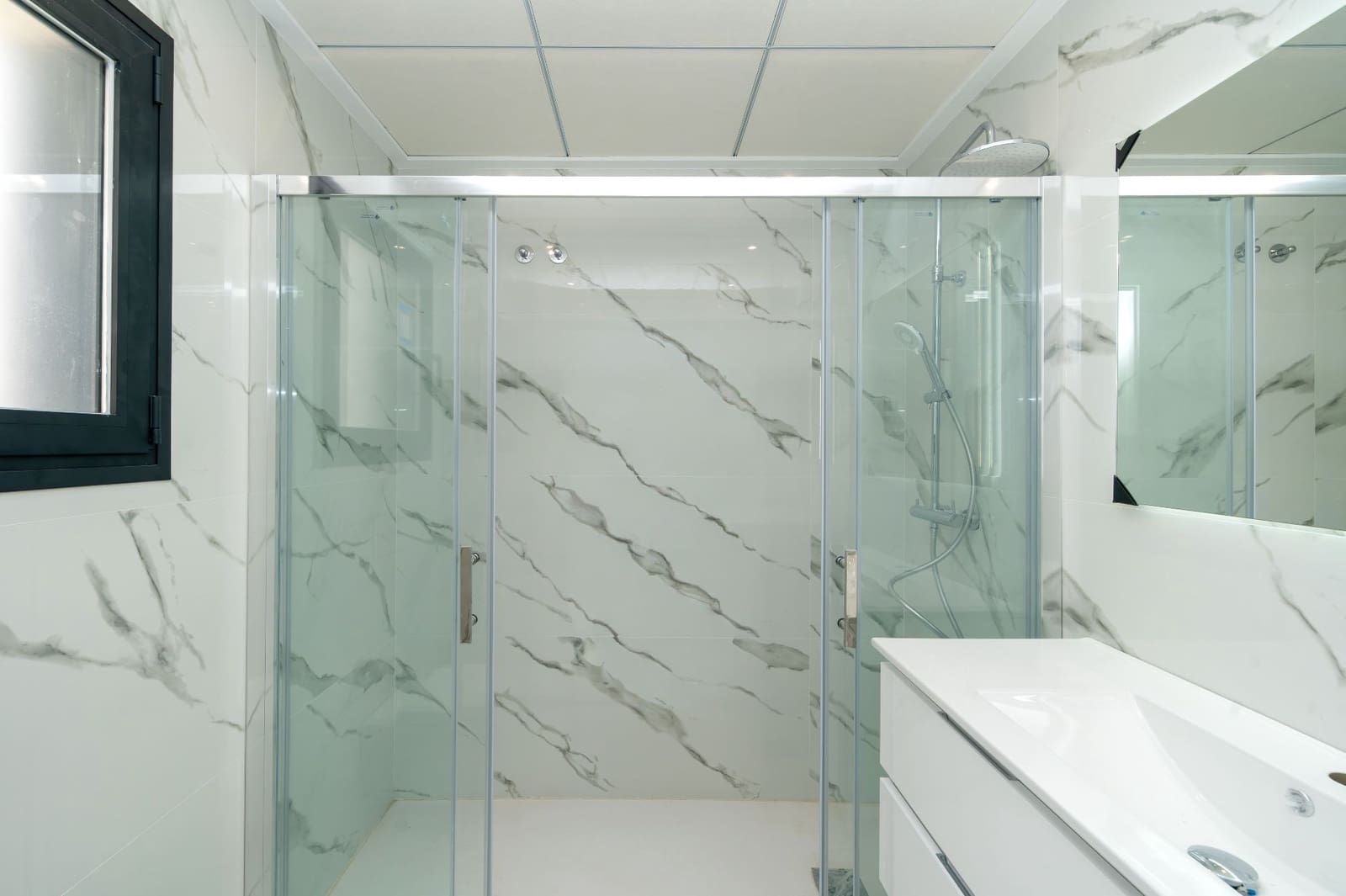 4 Zimmer Villa zu verkaufen in La Nucia mit Pool Garage - 616.000 € (Ref: 9625326)