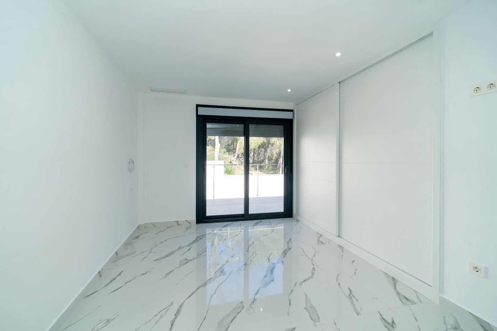 4 Zimmer Villa zu verkaufen in La Nucia mit Pool Garage - 616.000 € (Ref: 9625326)