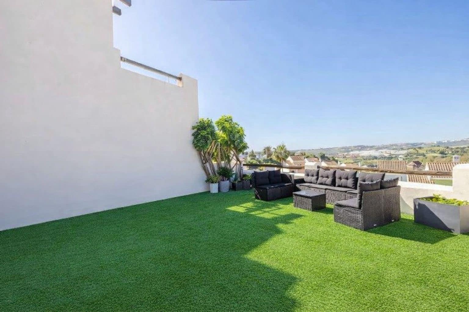 Apartamento de 2 habitaciones en Casares en venta con piscina garaje - 365.000 € (Ref: 9627199)