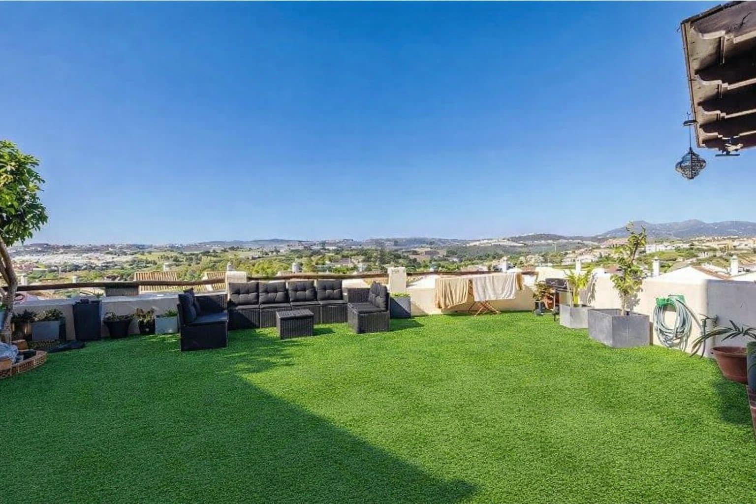 Apartamento de 2 habitaciones en Casares en venta con piscina garaje - 365.000 € (Ref: 9627199)