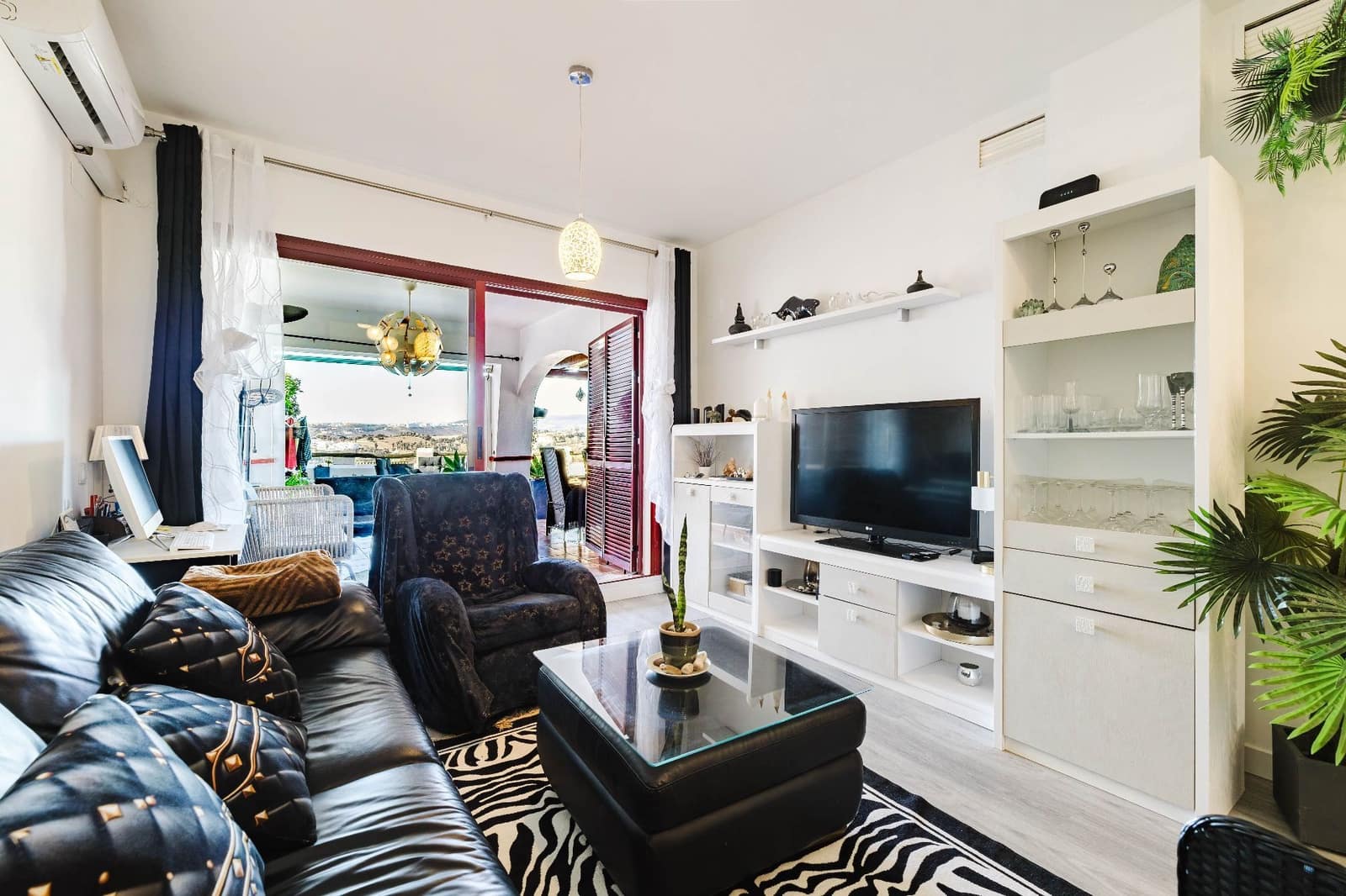 Apartamento de 2 habitaciones en Casares en venta con piscina garaje - 365.000 € (Ref: 9627199)