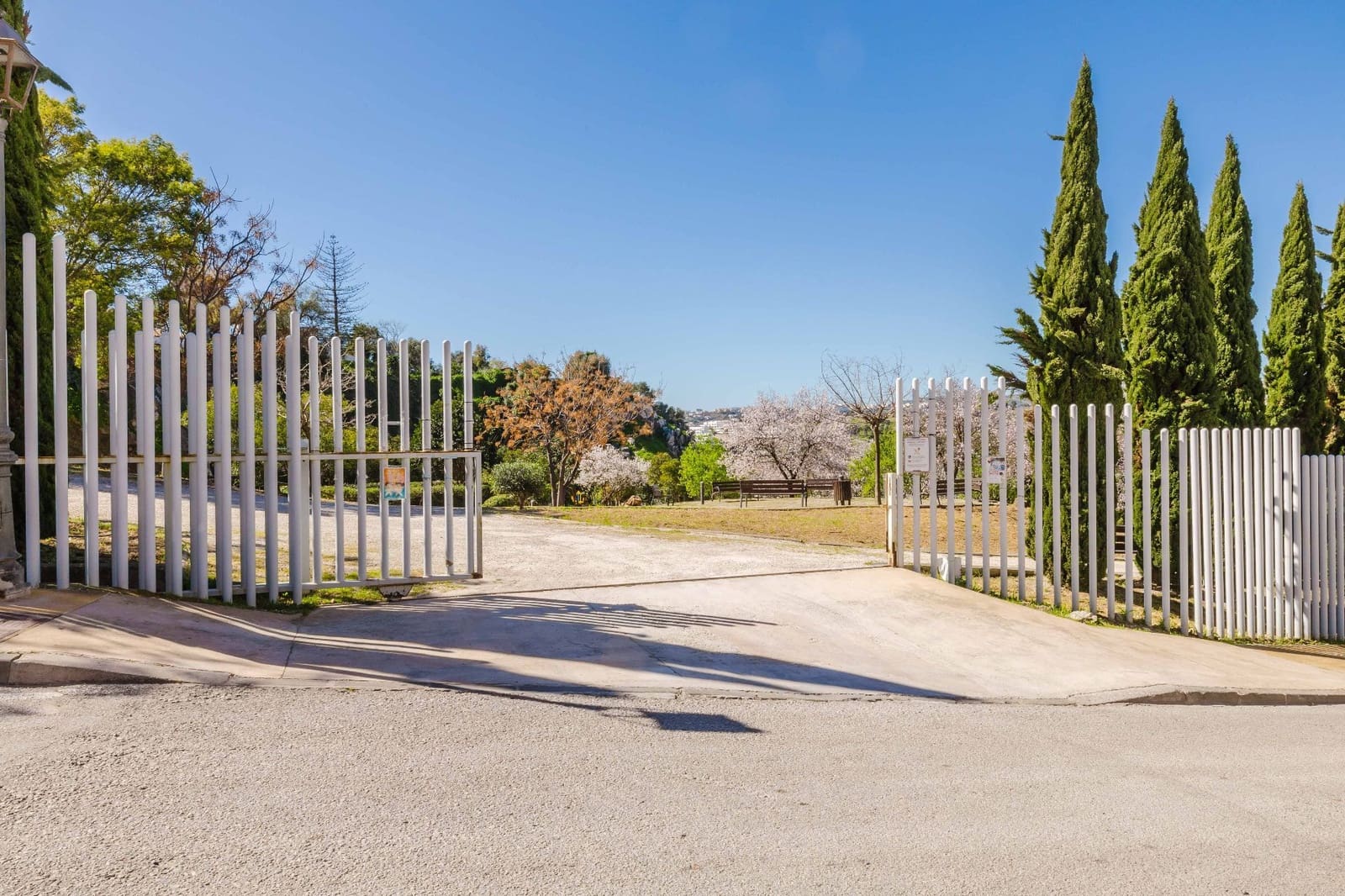 Apartamento de 2 habitaciones en Casares en venta con piscina garaje - 365.000 € (Ref: 9627199)