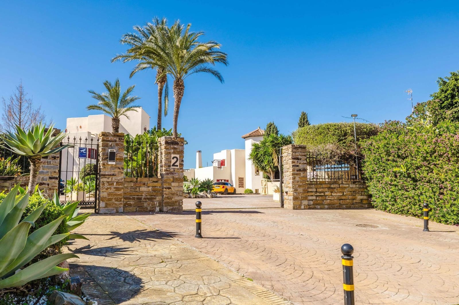 Apartamento de 2 habitaciones en Casares en venta con piscina garaje - 365.000 € (Ref: 9627199)