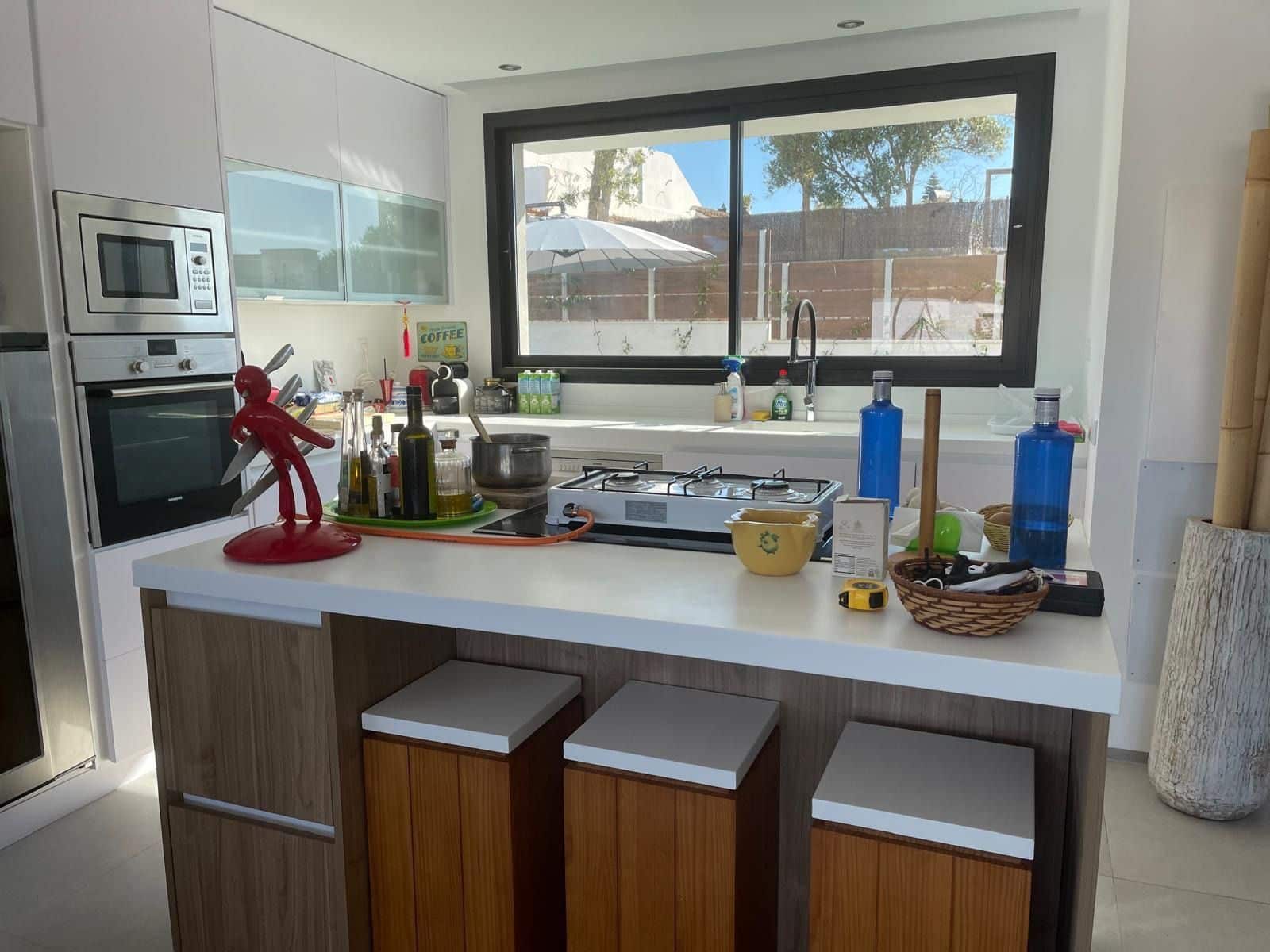 3 makuuhuone Huvila myytävänä paikassa Santa Eulalia / Santa Eularia mukana uima-altaan 
autotalli - 1 790 000 € (Ref: 9627200)